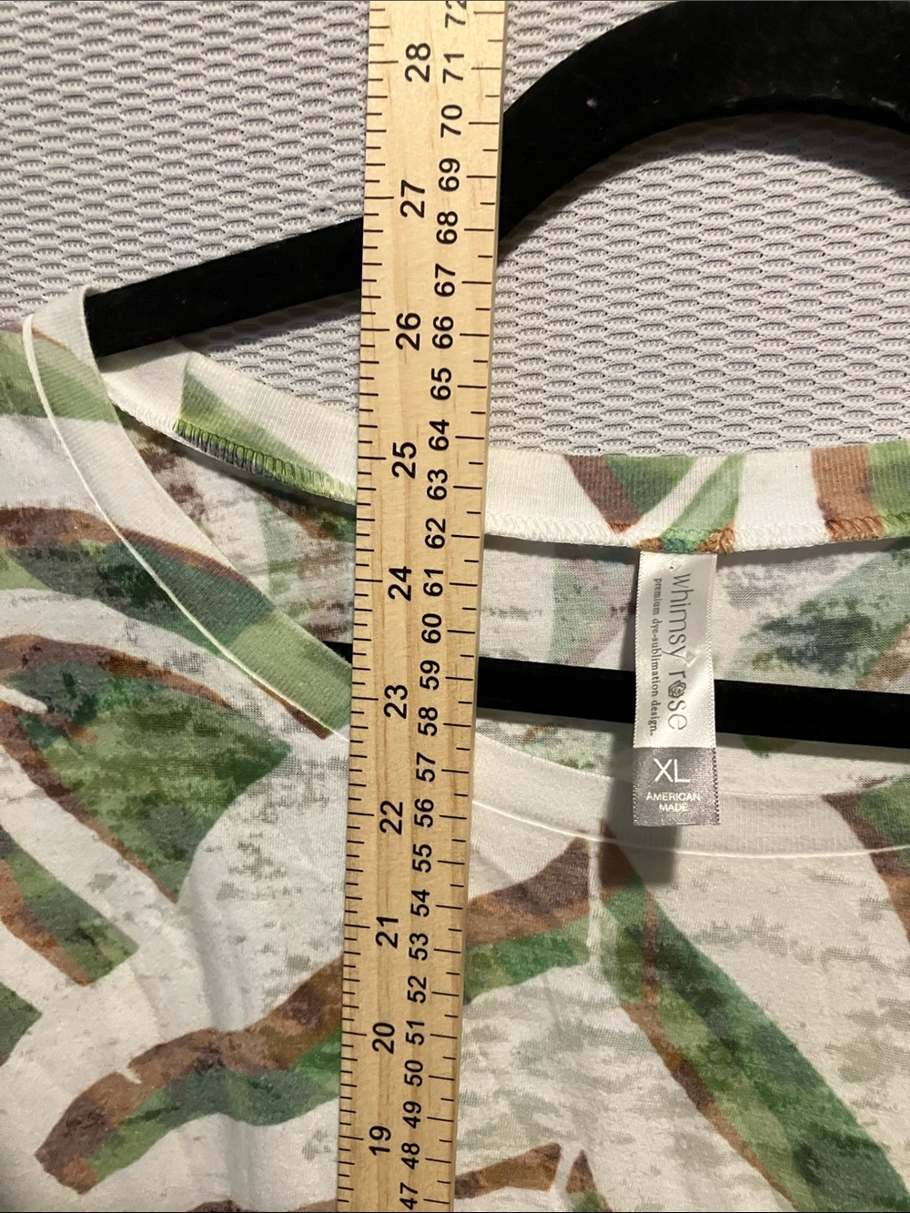 Women's Short-Sleeve Abstract Leaf Tee in Green and Brown - Picture 5 of 6